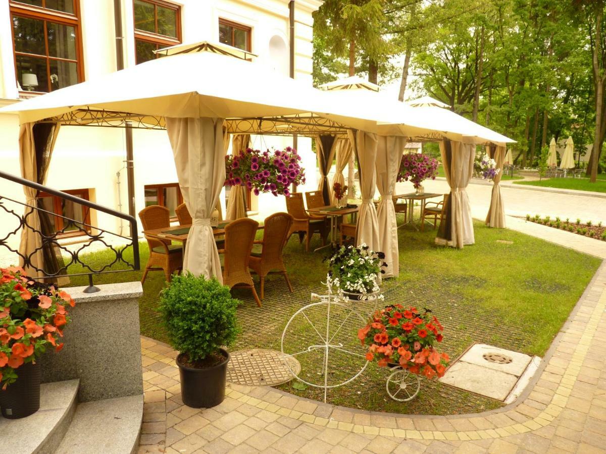 Willa Filiks Restauracja & Pokoje Nałęczów Eksteriør billede