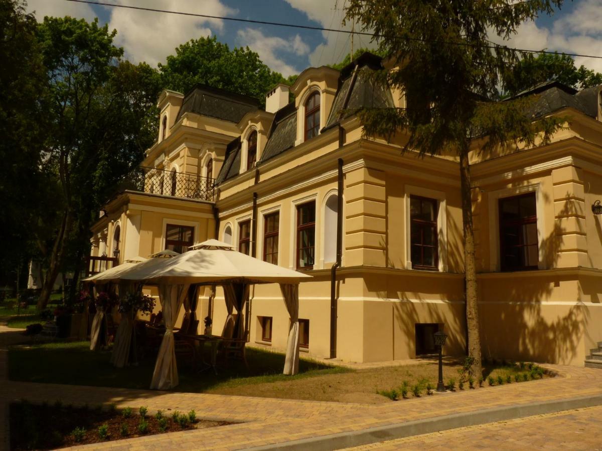 Willa Filiks Restauracja & Pokoje Nałęczów Eksteriør billede
